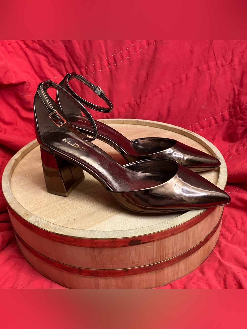 ALDO Metallic Bronze Gold Pointed Toe Ankle Strap Bloack Heels SZ 7
